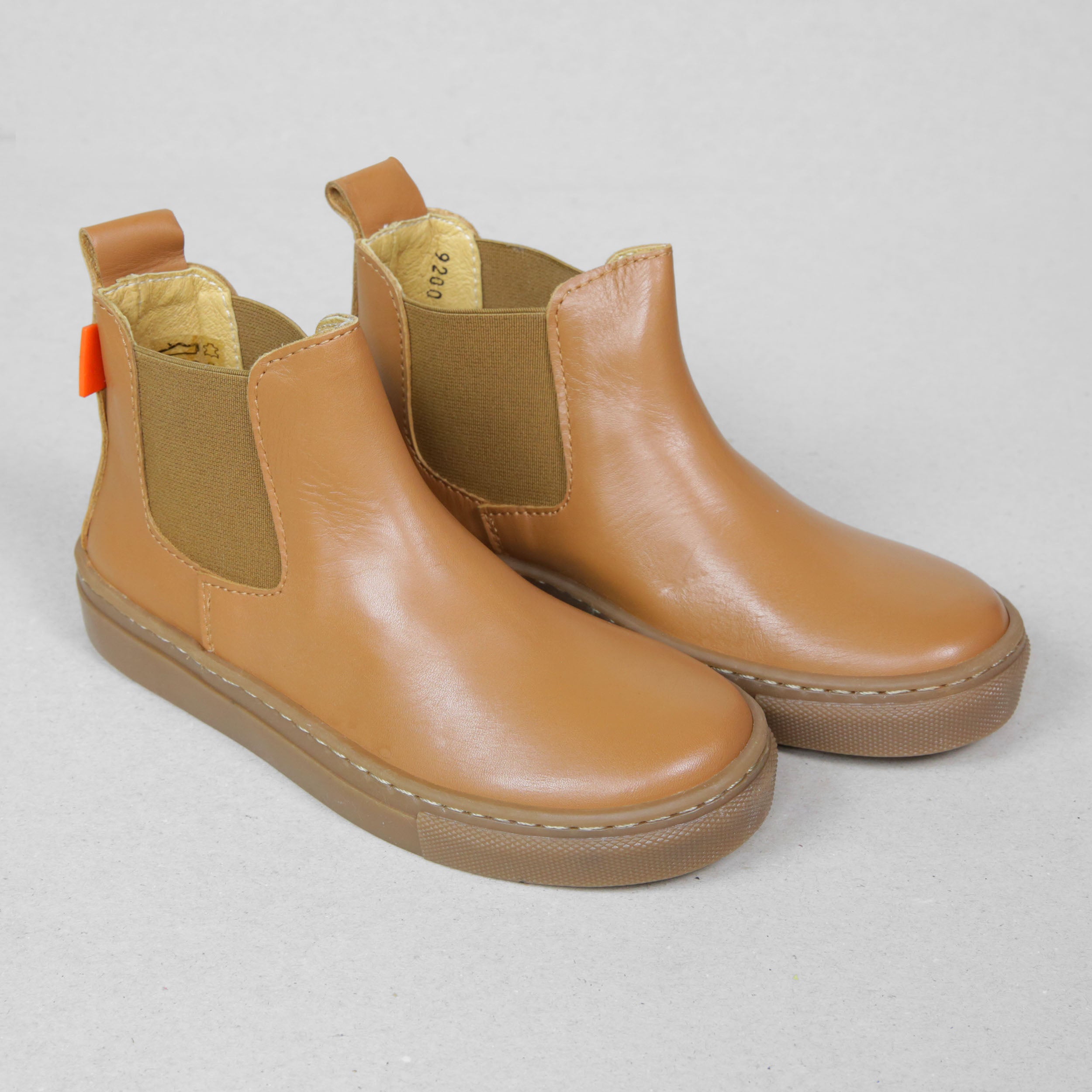 Boys tan hot sale chelsea boots