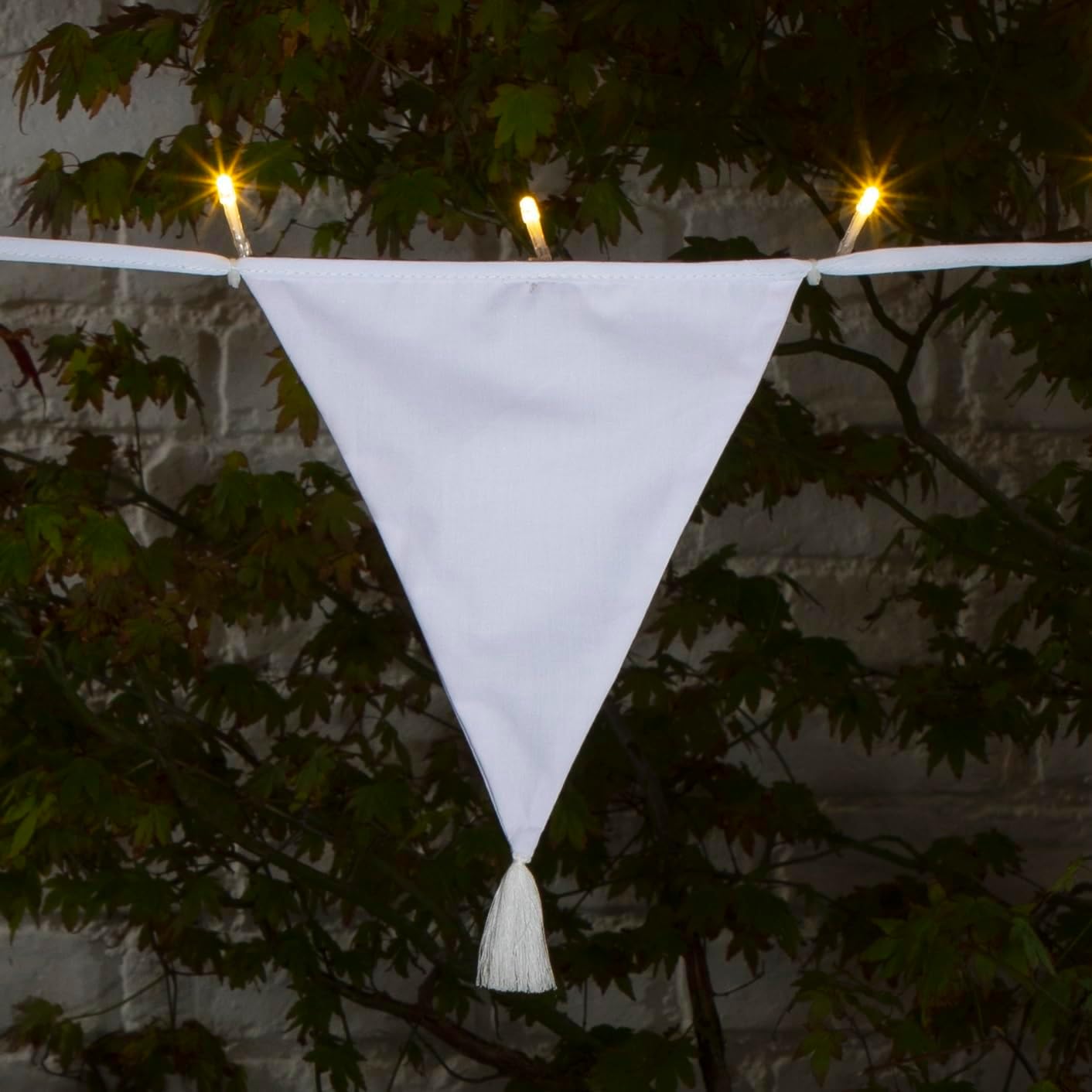 Noma 3m / 30 LED White Solar Powered Bunting with Tassels