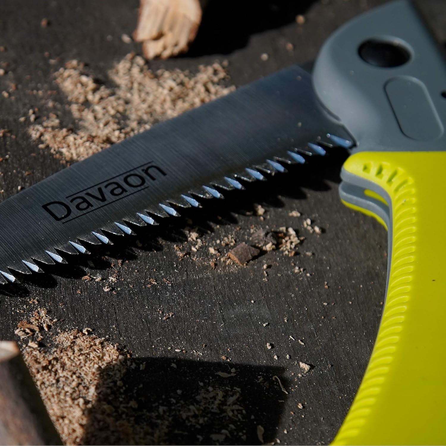 Davaon Pro Folding Hand Saw