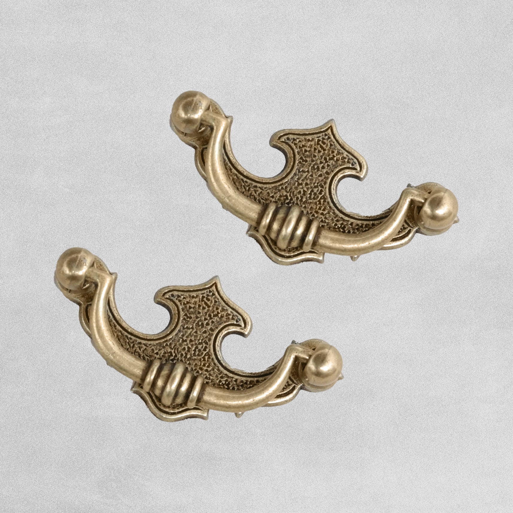 Antique Brass Effect Swan Cabinet Drop Handles