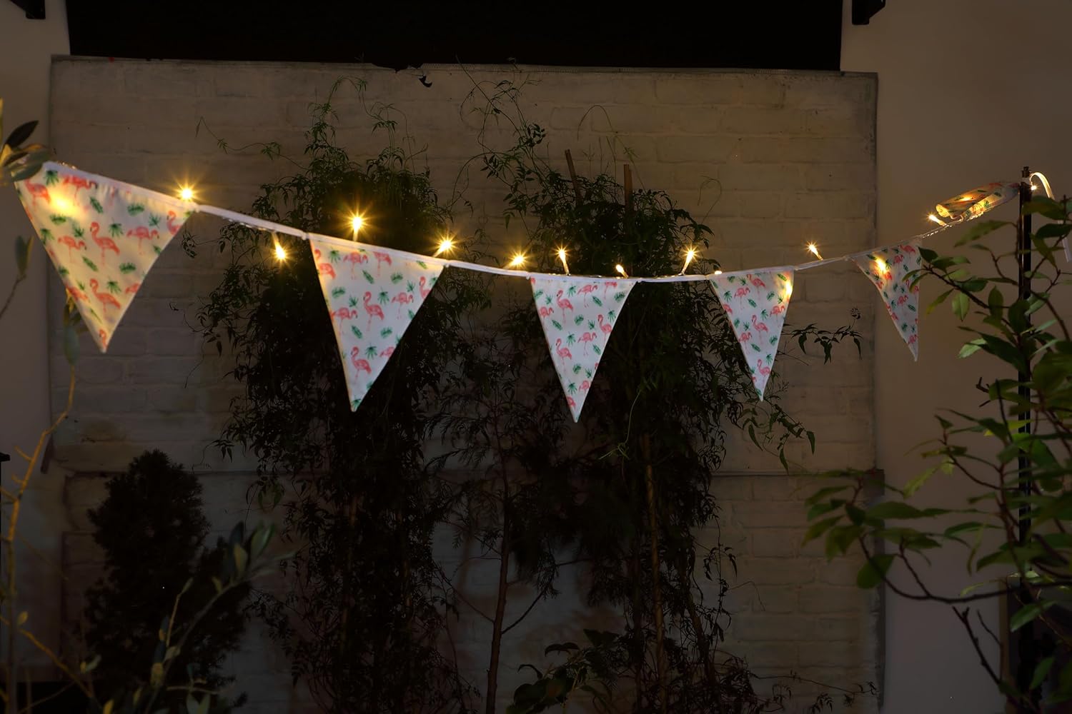 Noma 3m / 30 LED Flamingo Solar Powered Bunting