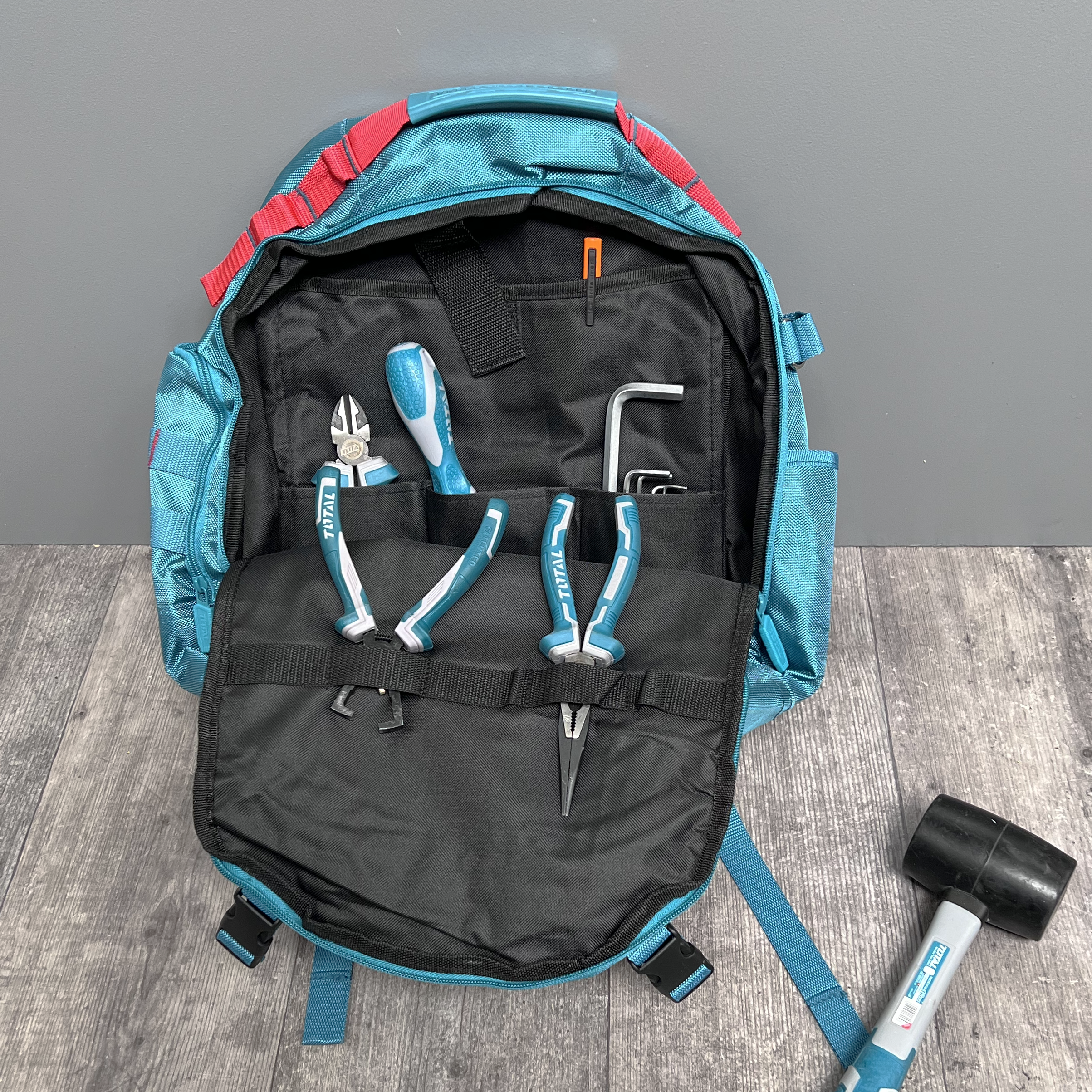 Total Tool Backpack - THBP02025